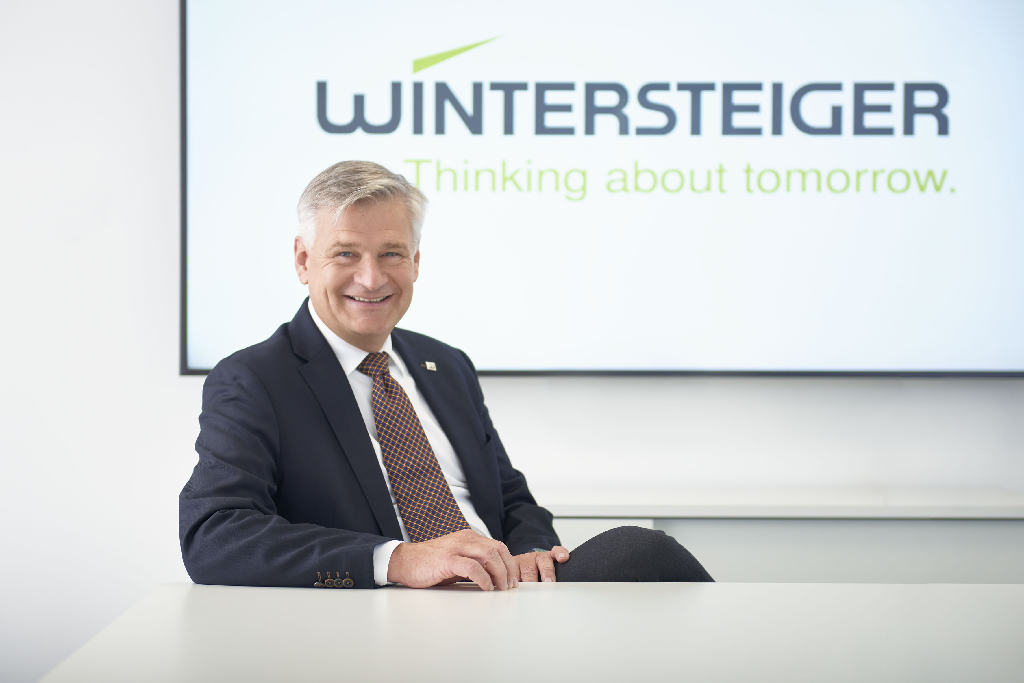 Fotografin Barbara Ziegelböck Fotograf Haag am Hausruck Oberösterreich Österreich Fotostudio Porträt Business Businesshooting Gruppenfoto Nikon Paarshooting Büro Besprechung Team Teamfoto Erfolg Wintersteiger Ried im Innkreis Boxberg